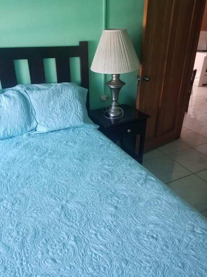 Elizabeth Enchantments La Ceiba Exterior foto