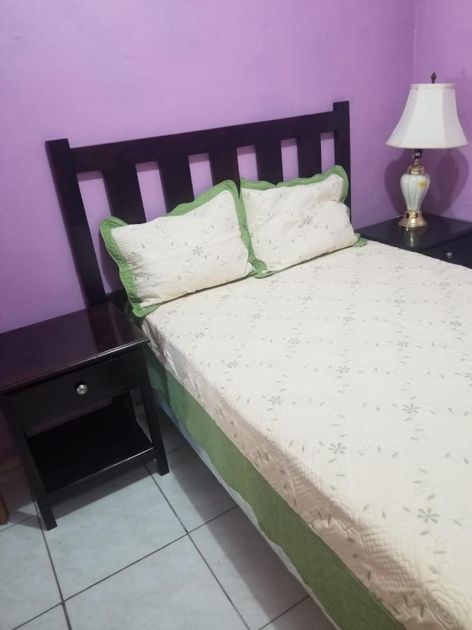 Elizabeth Enchantments La Ceiba Exterior foto